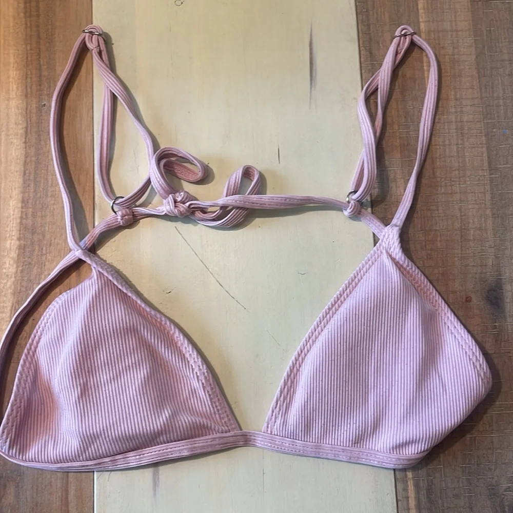 Pink bikini - Picture 3 of 5